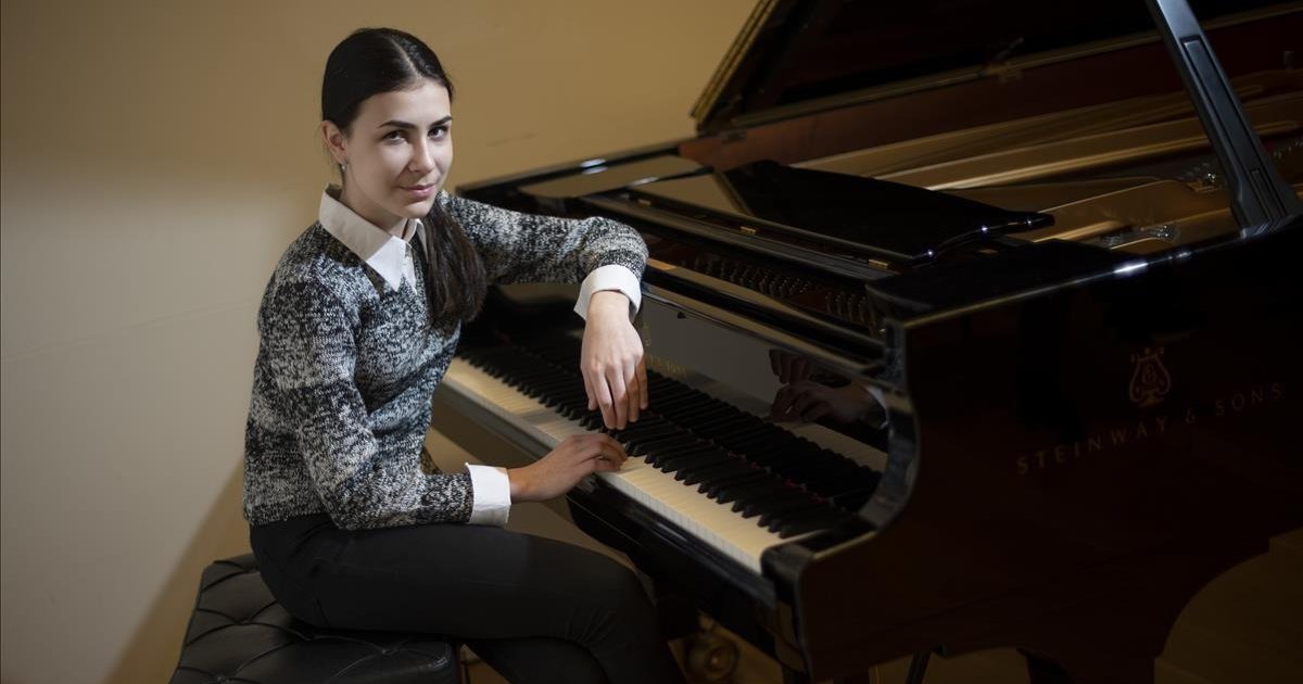 Alexandra Dovgan: La pianista que, a su corta edad, está transformando la música clásica